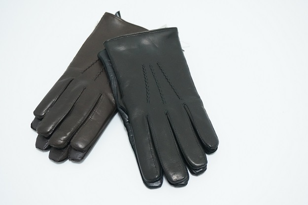 Gloves by FRATELLI FORINO / smartphone lambs gloves | twelve blog