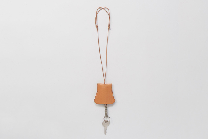 key-neck-holder-3