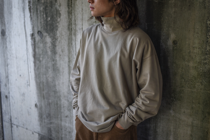 AURALEE -Super High Gauge Sweat Turtle Neck- | twelve blog