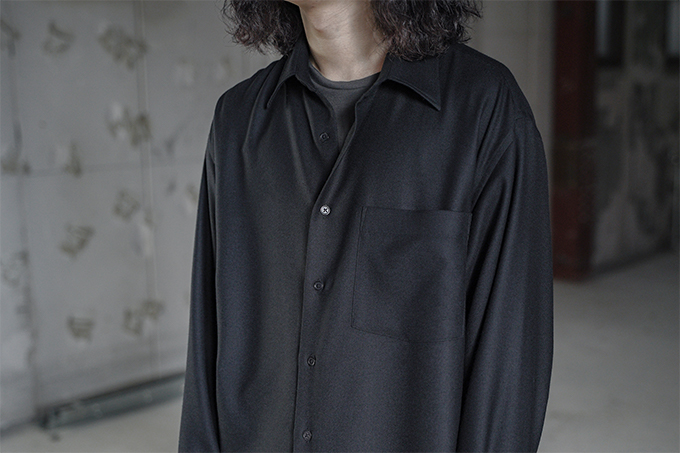 AURALEE スーパーライトウールシャツ　ブラック身幅66cm