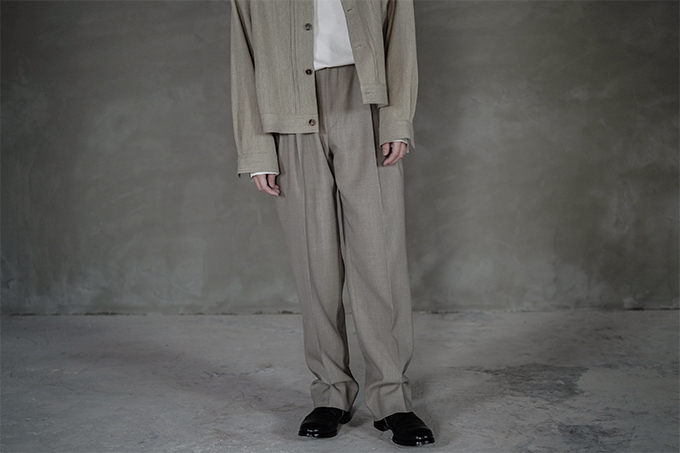 最高品質 AURALEE WASHABLE WOOL TROPICAL SLACKS - パンツ