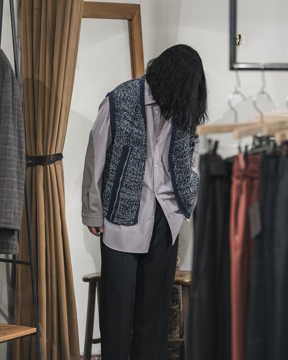 ENCOMING / KNITTED ASYMMETRIC VEST - ベスト