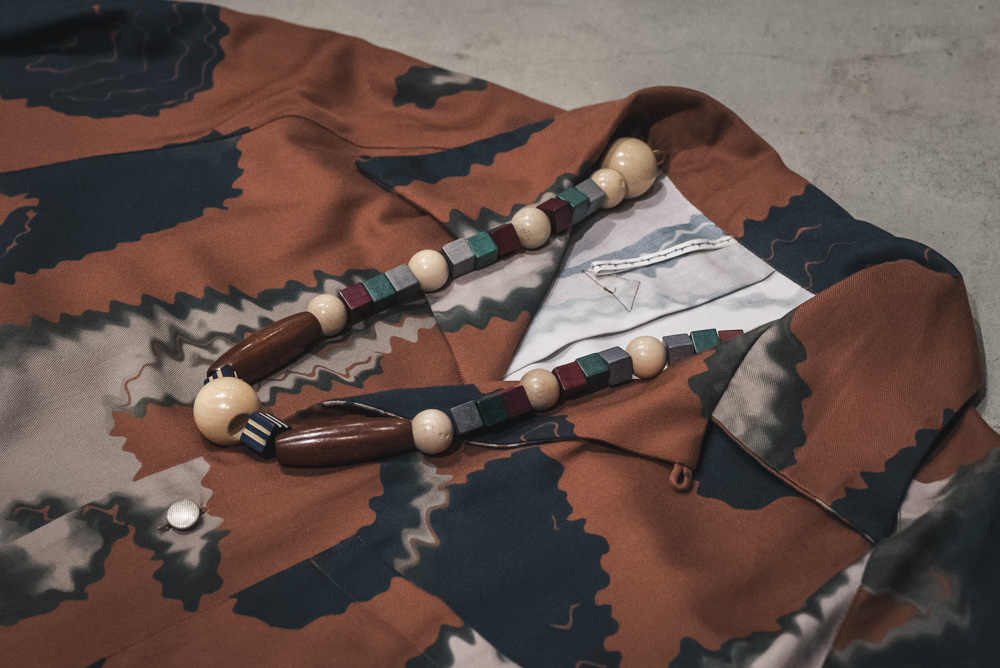 m's braque -Long Sleeve Aloha Shirts, Vintage Wood Necklace