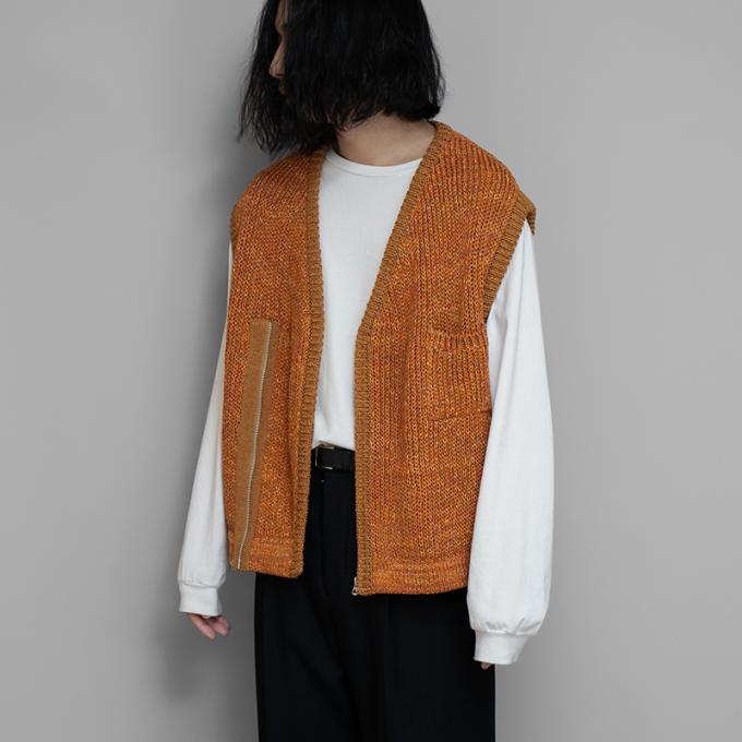 ENCOMING / Knitted Asymmetric Vest (Orange)