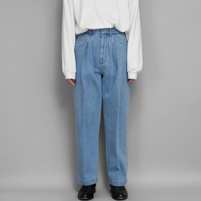 【SALE】FARAH / Two Tuck Wide Tapered Pants (Denim-Bleach)