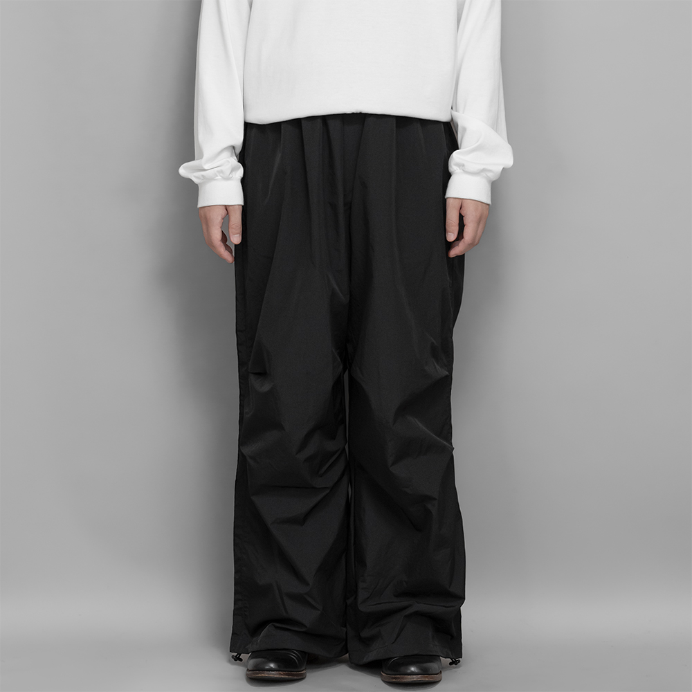 ssstein / Nylon Twill Cargo Easy Trousers