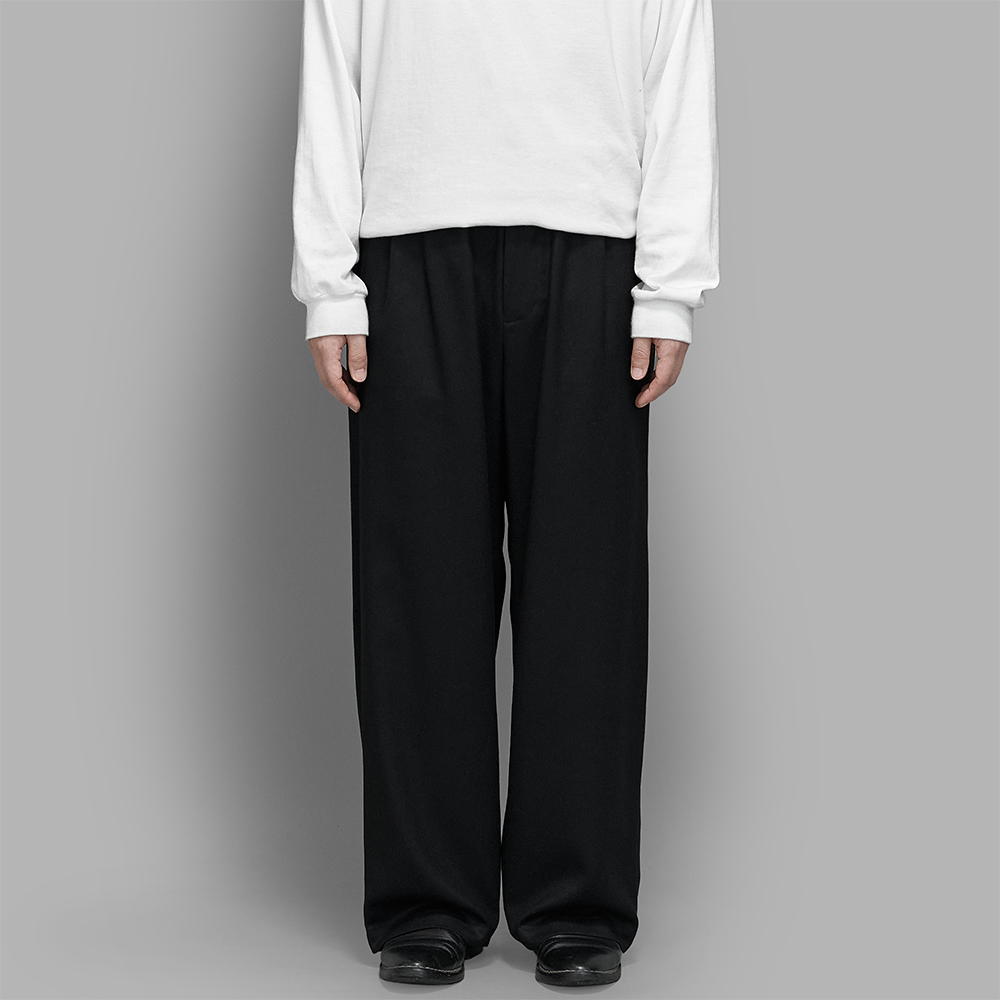 un/unbient / Easy Trousers (Black)
