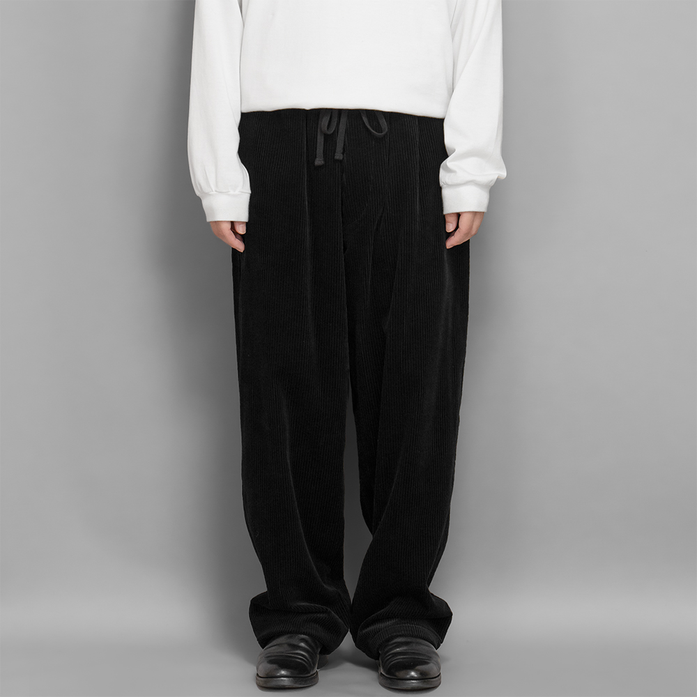 COMOLI / コーデュロイ ドローストリングパンツ