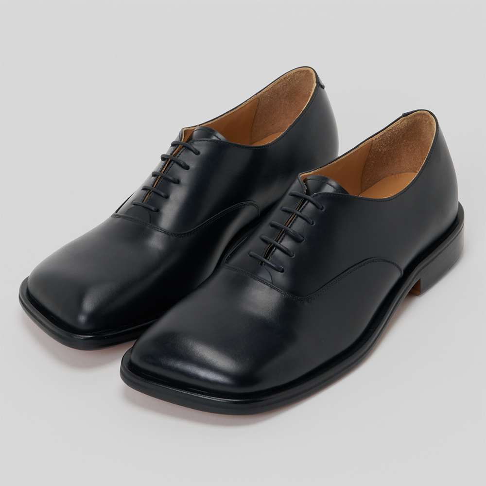 Hender Scheme / Bear Foot Balmoral