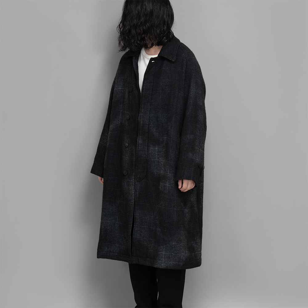 calmlence / Balmacaan Coat (Black / Beige)