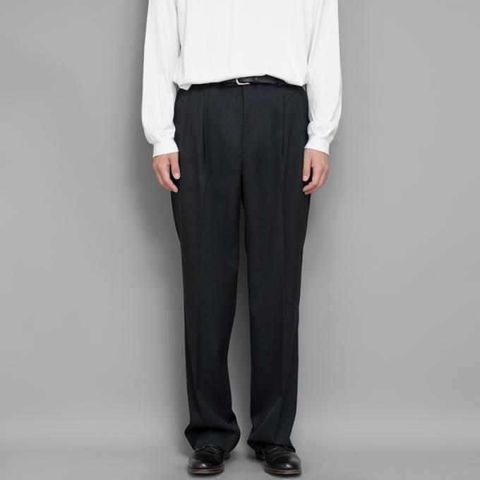 AURALEE / Light Wool Max Gabardine Two-Tuck Slacks (Top Black) | twelve