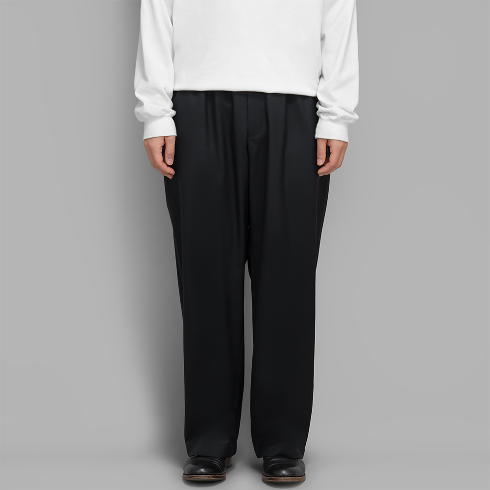 FARAH / Easy Wide Tapered Slacks (Black)