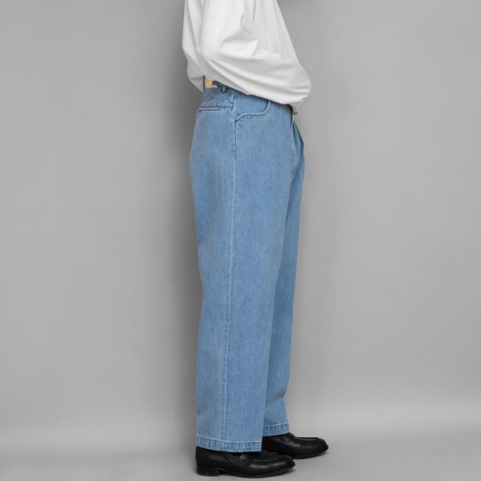 FARAH / Two Tuck Wide Tapered Pants (Denim-Bleach) | twelve