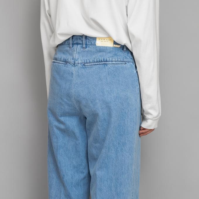 女の子向けプレゼント集結 FARAH TWO-TUCK WIDE TAPERED PANTS DENIM