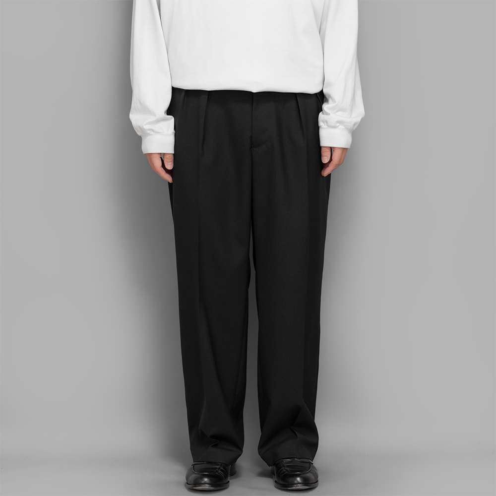 un/unbient / Tuck Trousers