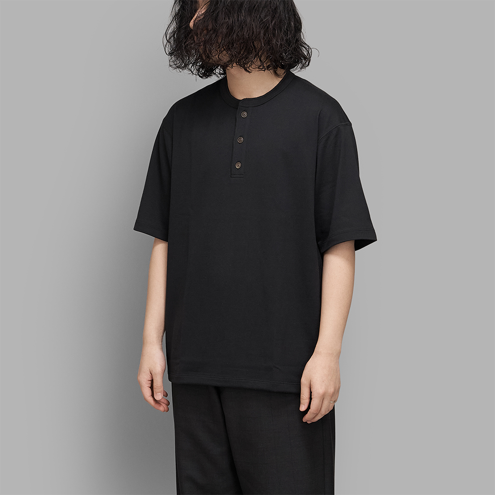 calmlence / Henley Neck SS T-Shirt (Black)
