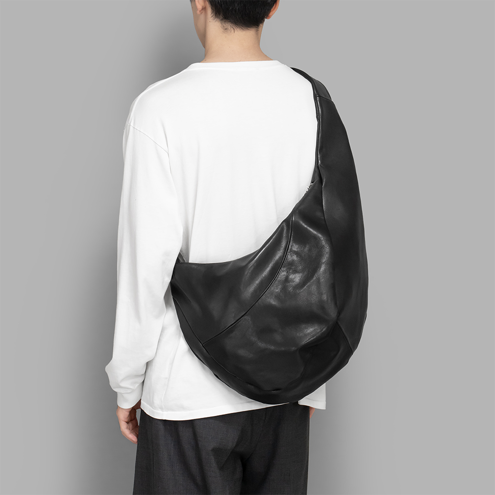 ssstein / Goat Leather Twist Shoulder Bag