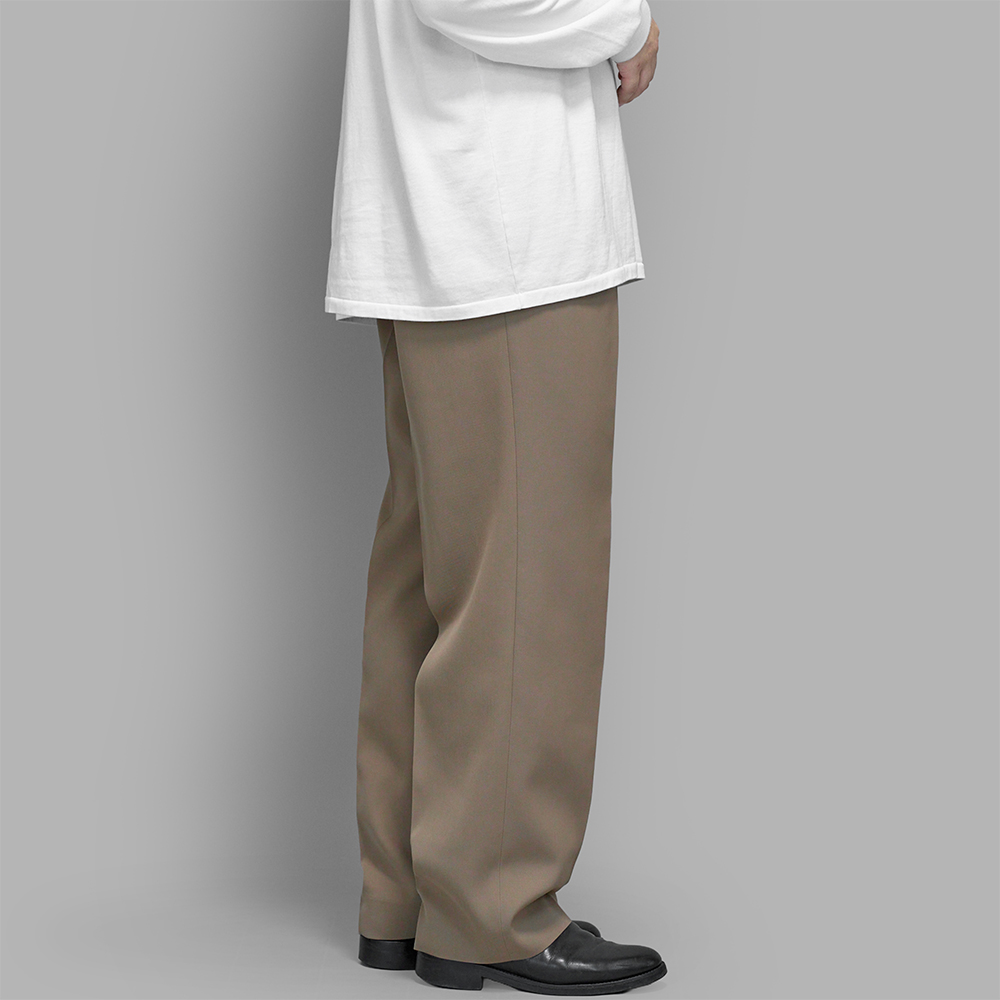 AURALEE ベージュ ツータックスラックス AURALEE / Light Wool Max Gabardine Two-Tuck Slacks (Mocha Beige