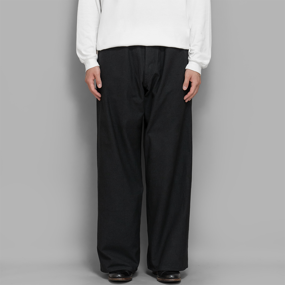 T.T / Buckle-Backed Trousers (Black)