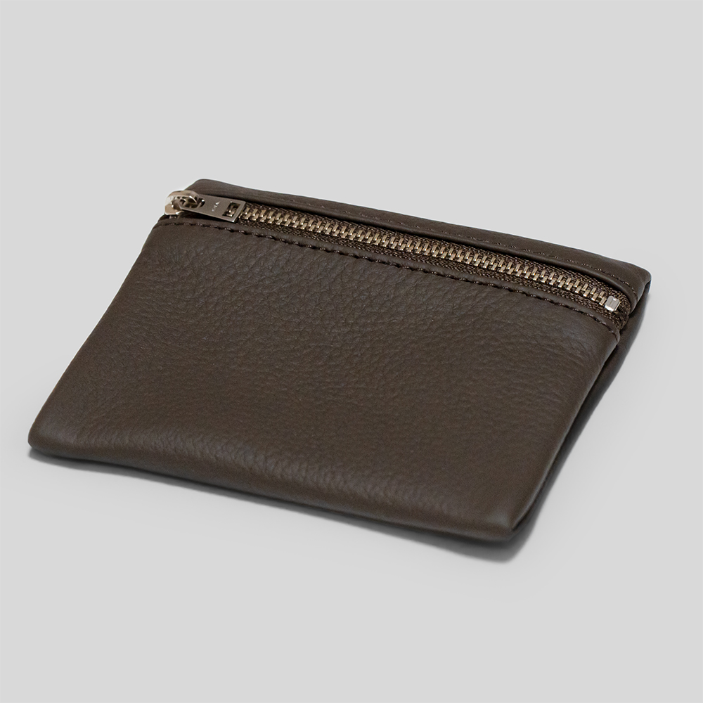 ERA. / EO Shrink Zip Pouch Short (Chocolate)