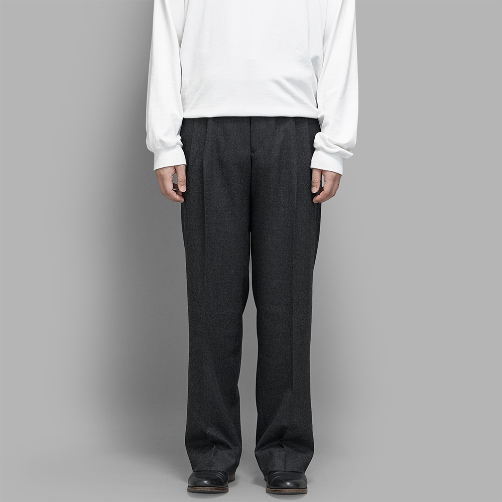 AURALEE / Super Light Wool Two-Tuck Slacks (Top Charcoal)