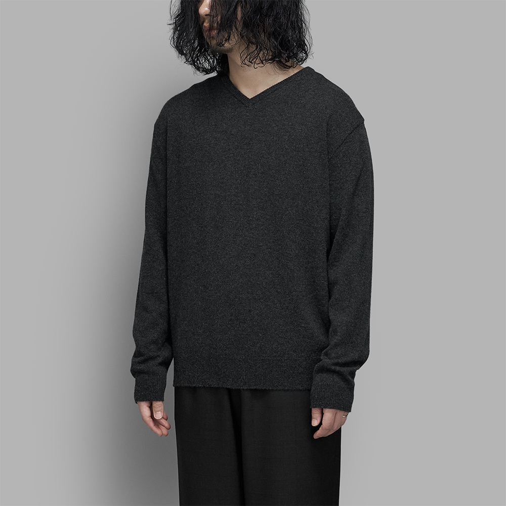 ENCOMING / Knitted V Neck Jumper (Charcoal)