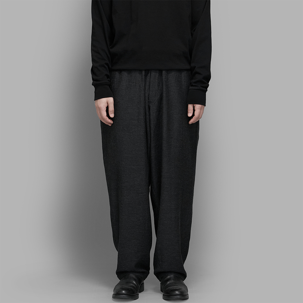 COMOLI / カシミヤシルク テーパードパンツ