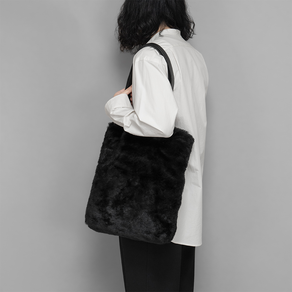 ssstein / Acrylic Fur Tote Bag