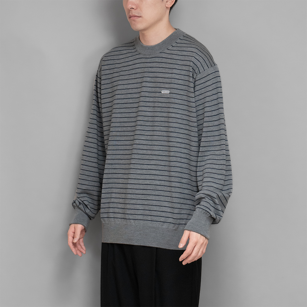 FARAH / High Gauge Striped Crewneck Sweater (Grey)