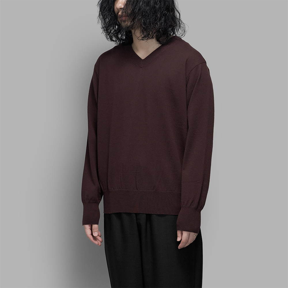 AURALEE / High Twist Wool Knit V-Neck P/O (Red Brown)