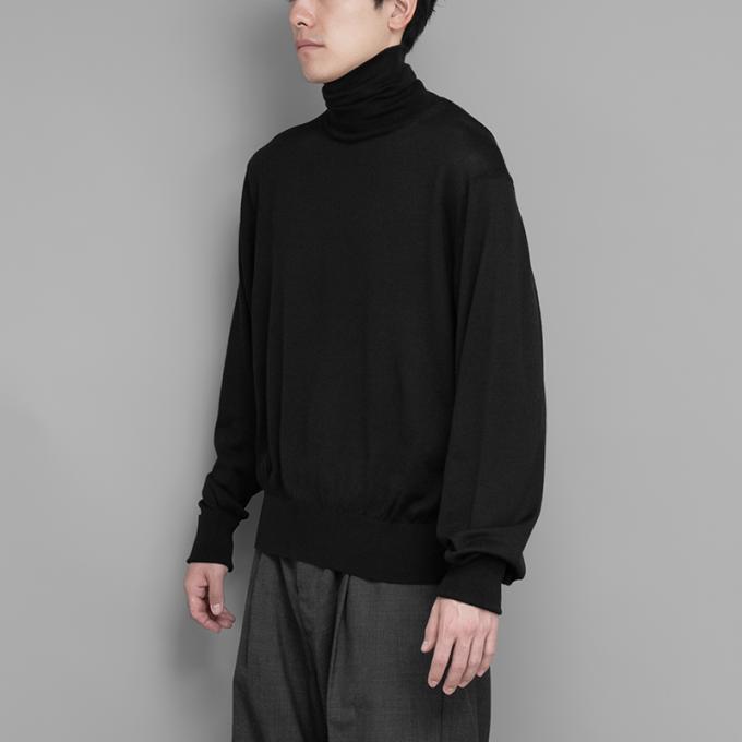MAATEE&SONS / 3子撚Woosted Turtleneck Sweater (Black)