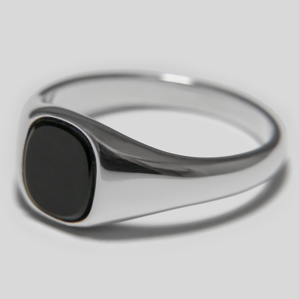 【受注】Sara Finchley / Signet Ring (Onyx)