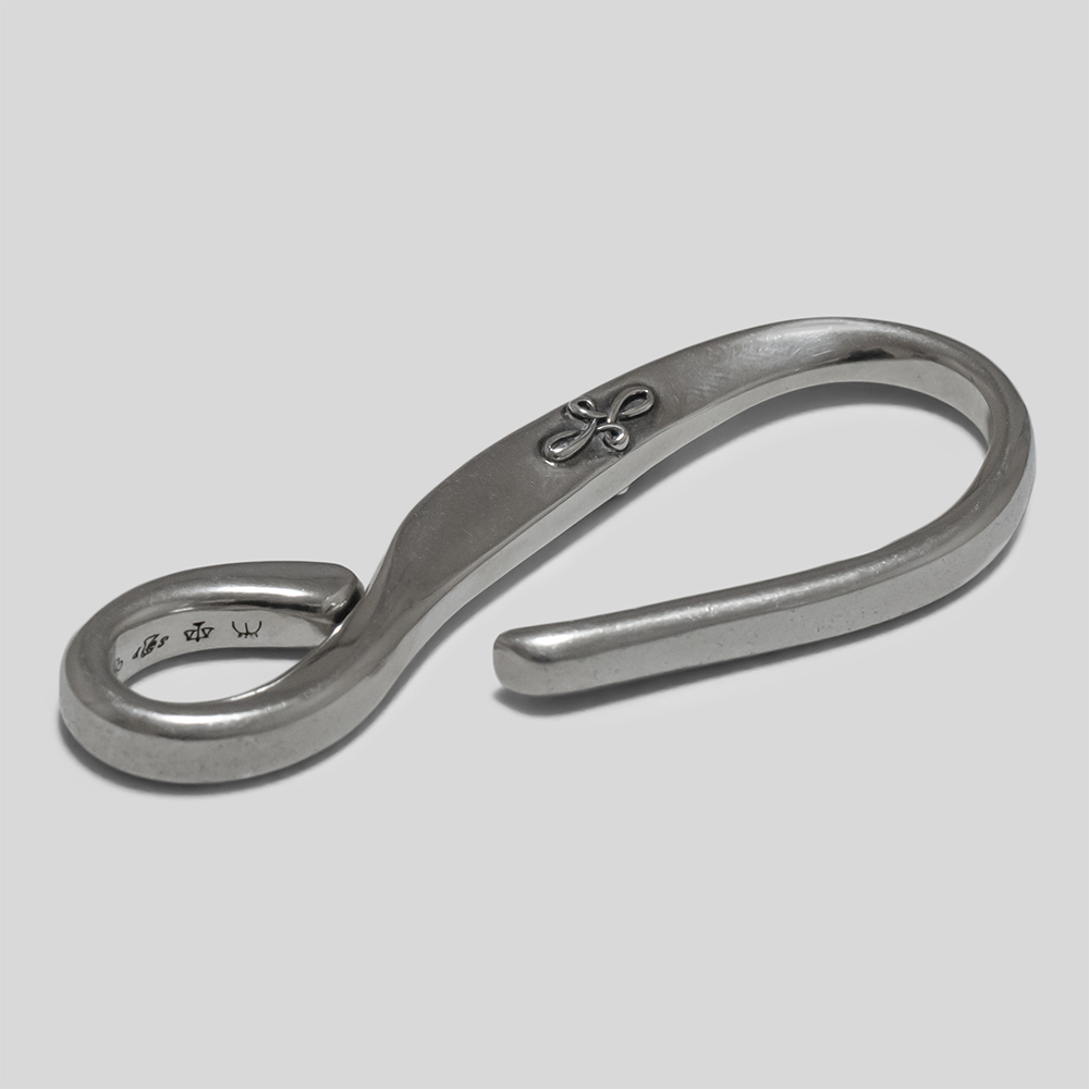 Sara Finchley / Khloris Carabiner