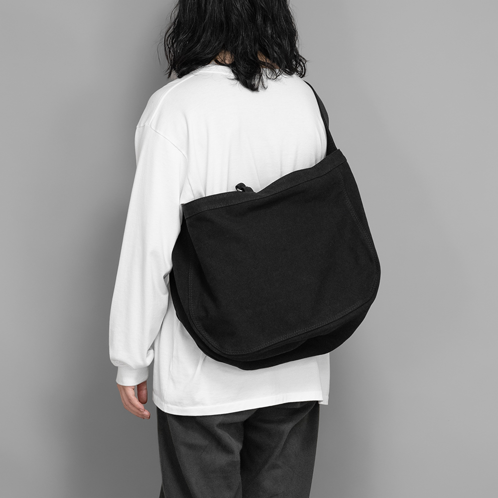 T.T / Newsboy Bag (Black)