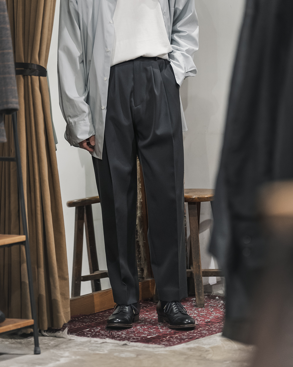 stein / Wide Tapered Trousers (Shade Charcoal) | twelve