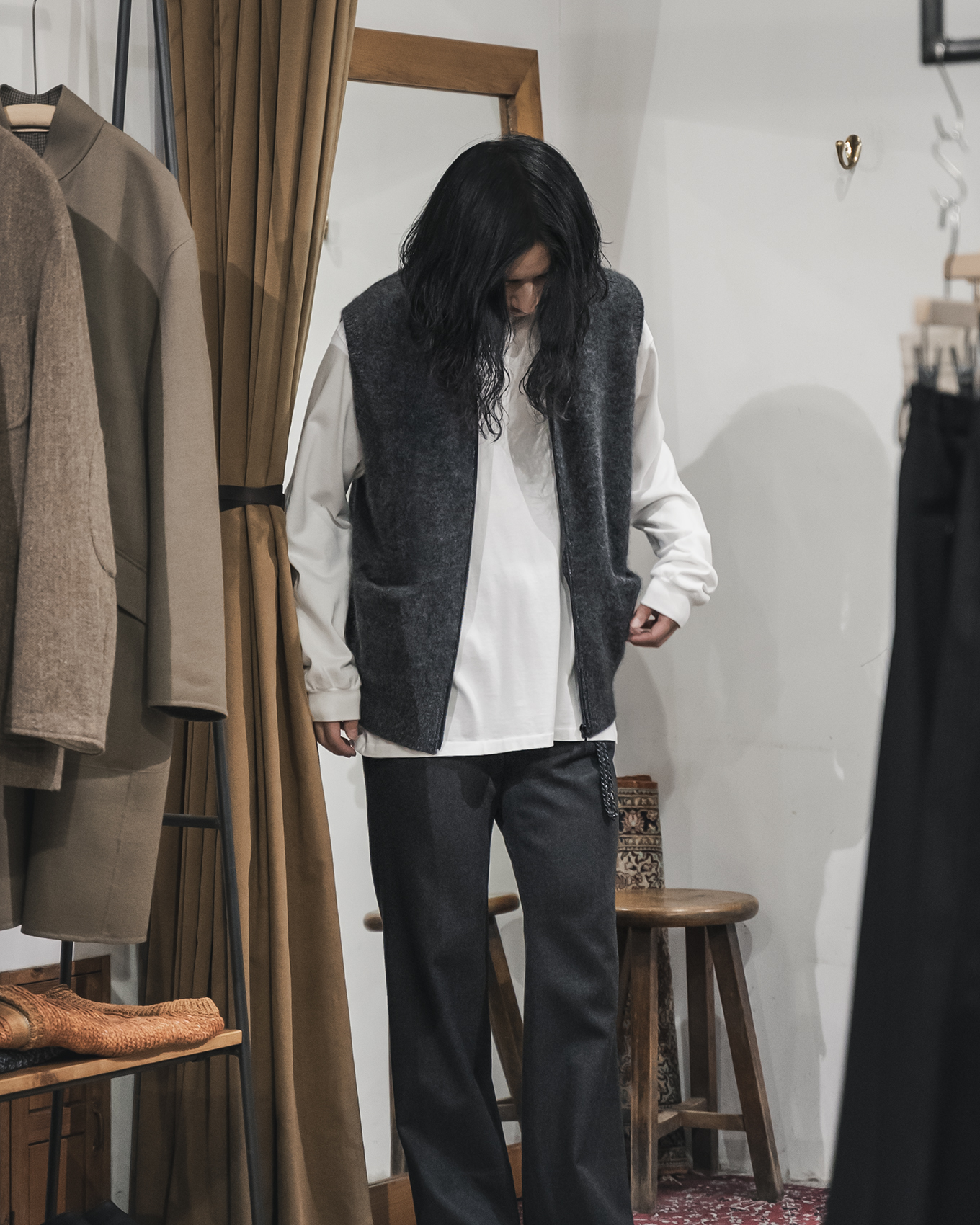 MAATEE&SONS / Cashemere 強圧縮 Jip Vest (Charcoal 杢) | twelve