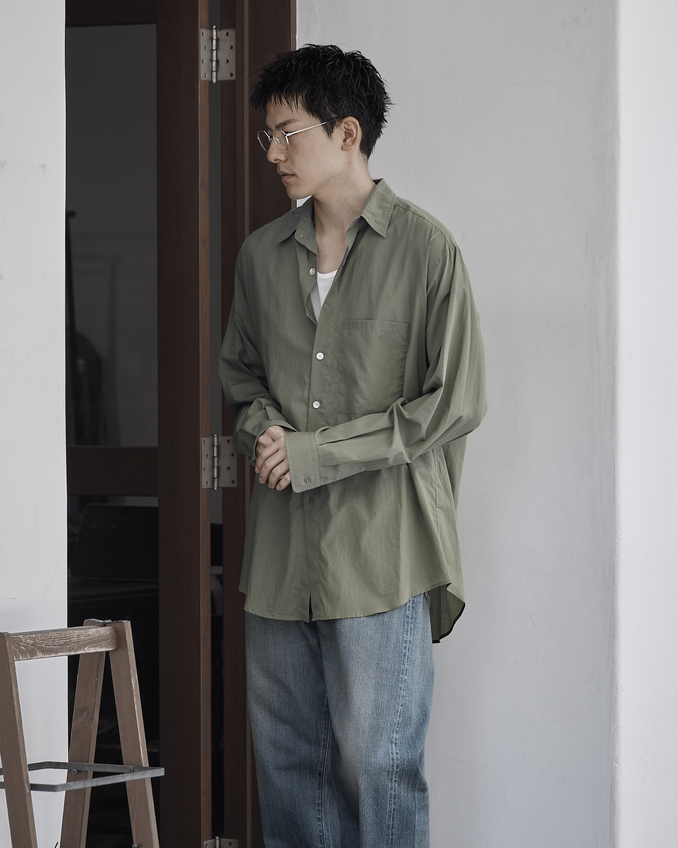 AURALEE / Super Fine Cotton Lawn Shirt (Dusty Green) | twelve